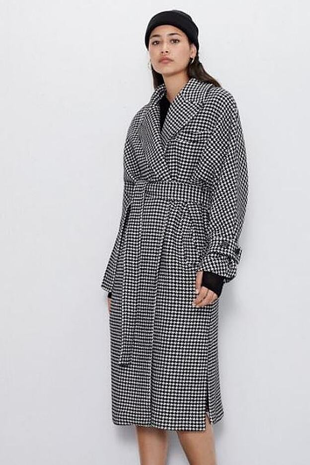 El abrigo de Zara que lleva Marta Ortega está agotado en todas las tallas.
