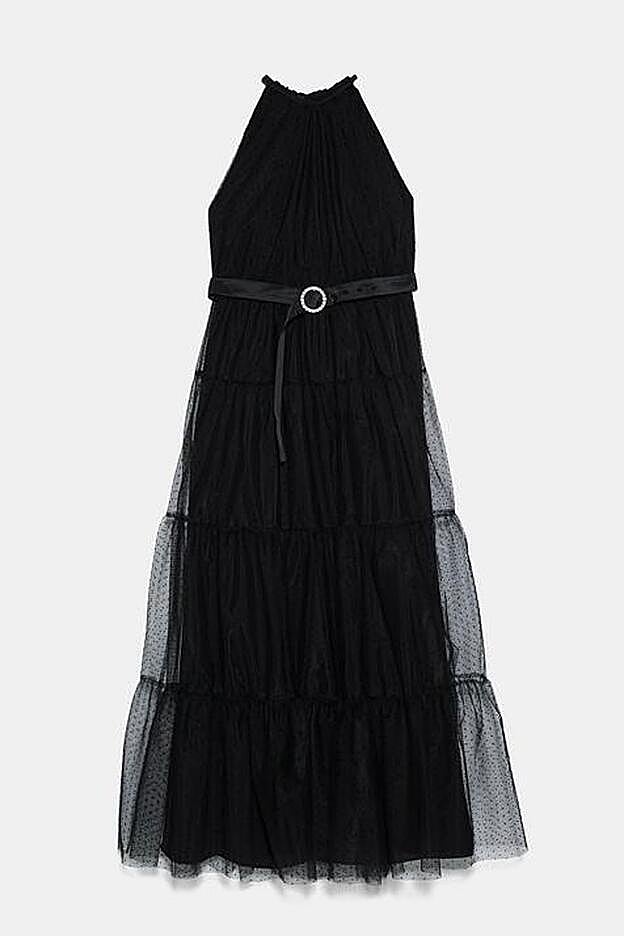 El toque de distinción de la prenda lo pone el cinturón.