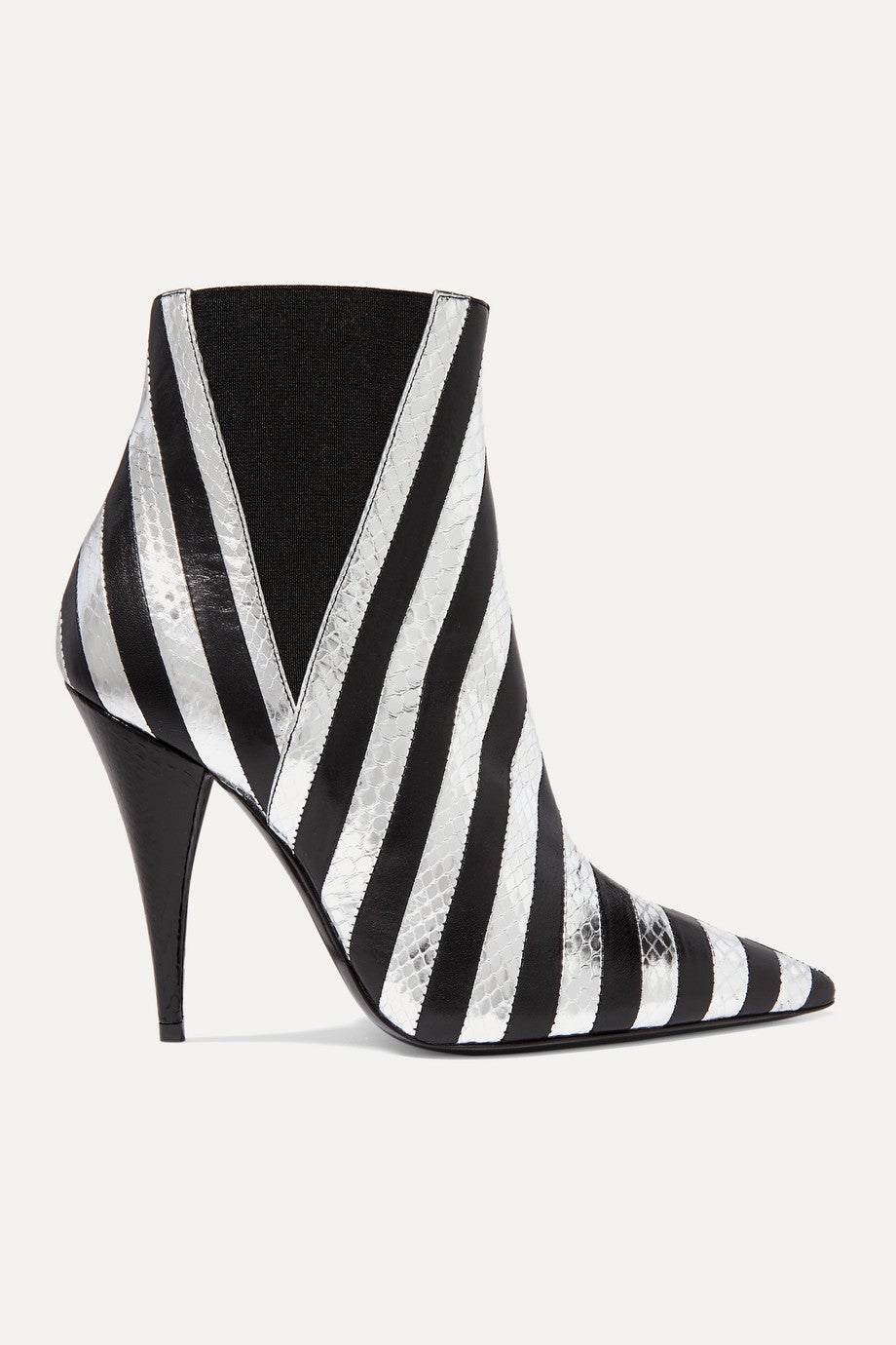 Botín bicolor de pitón con elástico al tobillo, de Yves Saint Laurent.