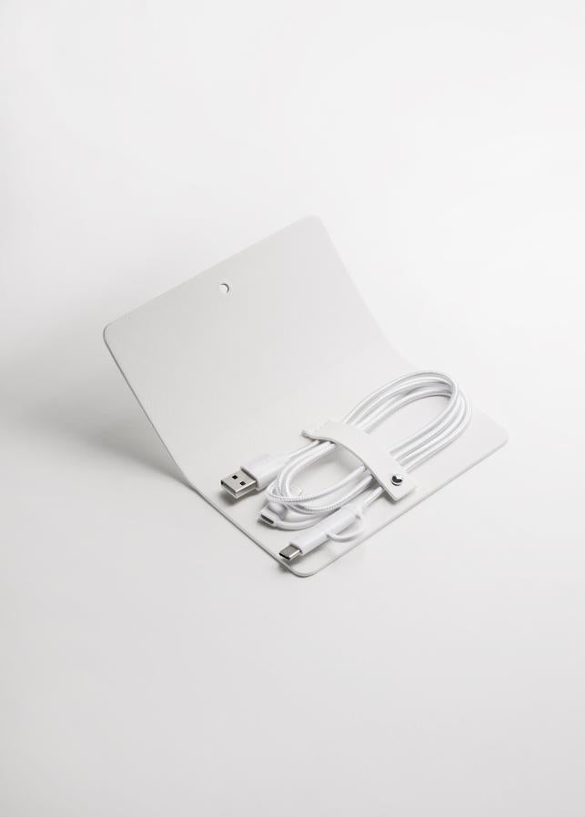 Cable de carga con funda de Mango (19,99 euros).