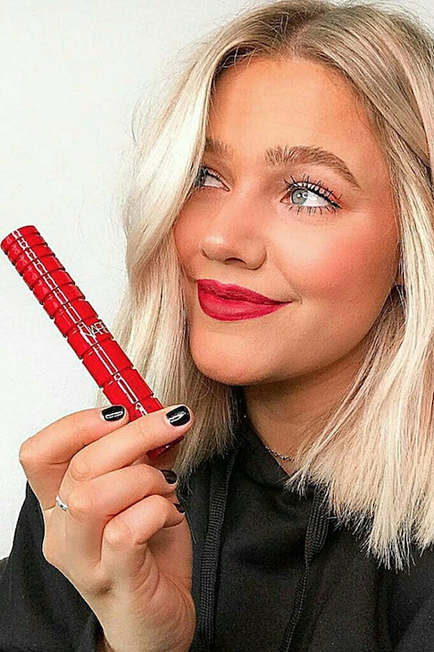 Un básico de maquillaje del que queremos saberlo todo en Google: la máscara de pestañas.