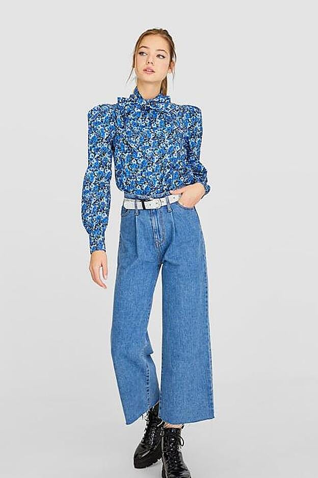 La blusa ya está agotada en la talla L y quedan pocas unidades de la M.