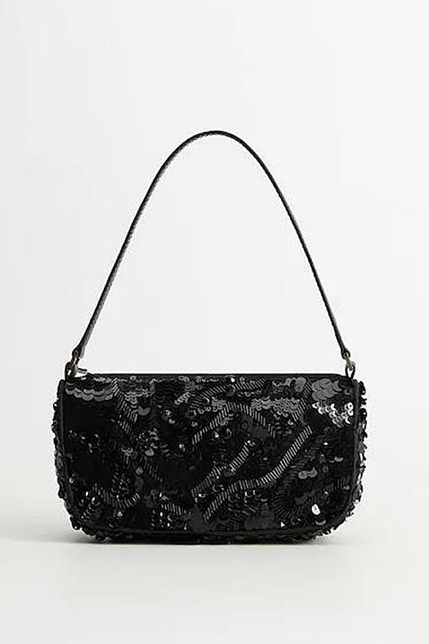 Bolso baguette con lentejulas. (35,99 euros).