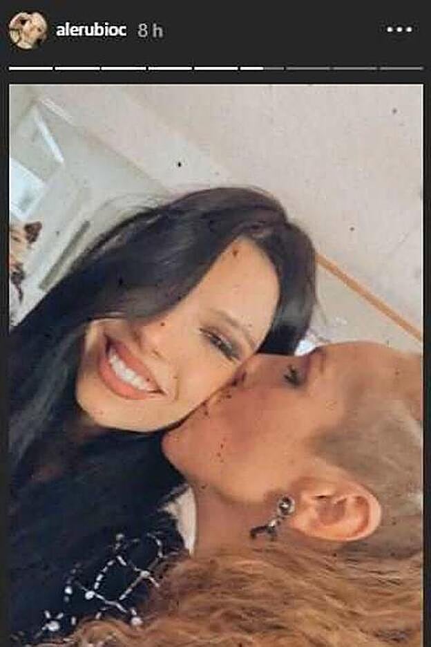 Esta es la foto del beso de Rocío Carrasco a Alejandra Rubio que ha compartido la joven.