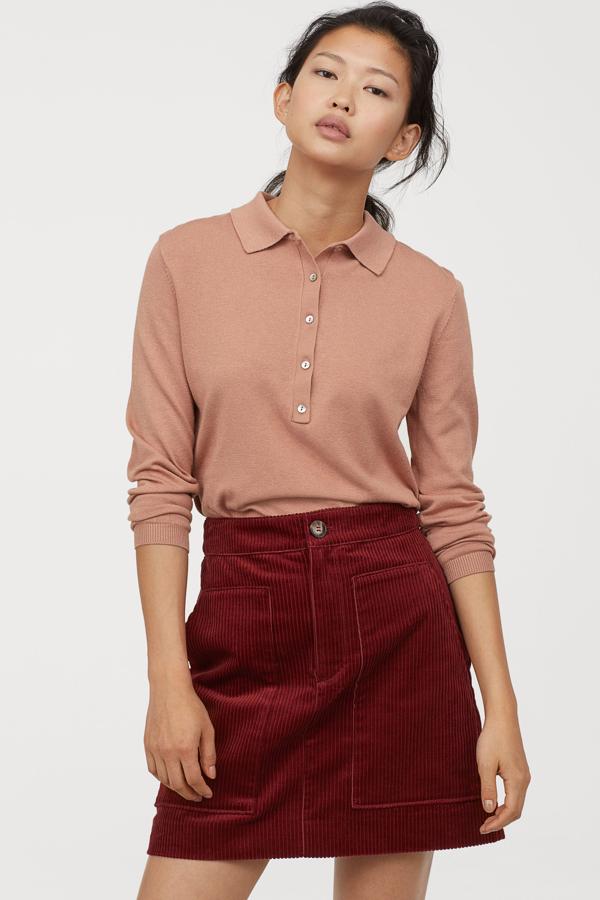 Los jerséis finos también te sacan de más de un apuro cuando trabajas en una oficina con una calefacción infernal. Y este modelo (disponible en varios colores) es perfecto para un look working girl. Costaba 14,99 y se ha quedado en 5,99 euros. ¿No es un verdadero chollo?