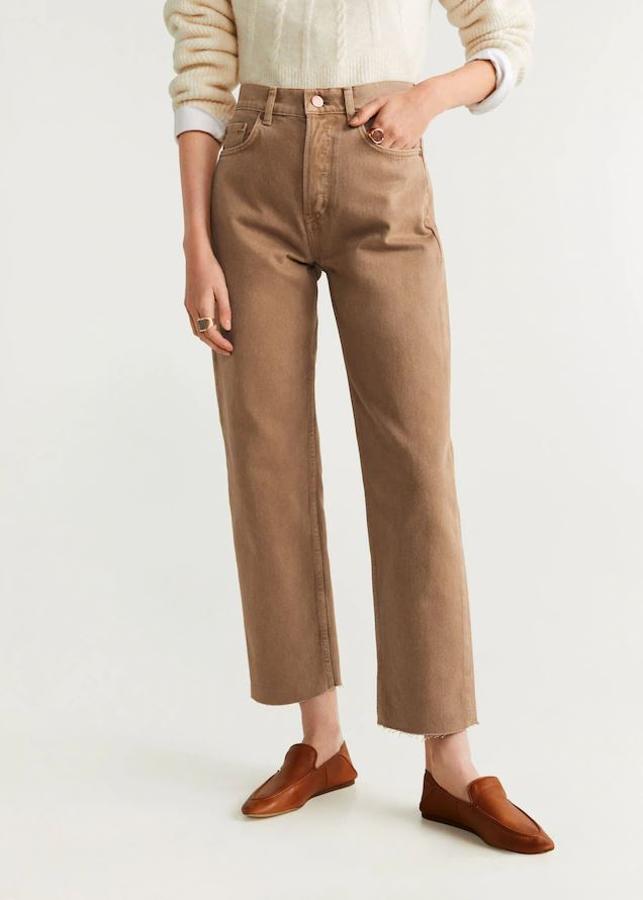 Jeans marrones de estilo recto y talle alto rebajados de 39,99 euros a 25,99 euros.