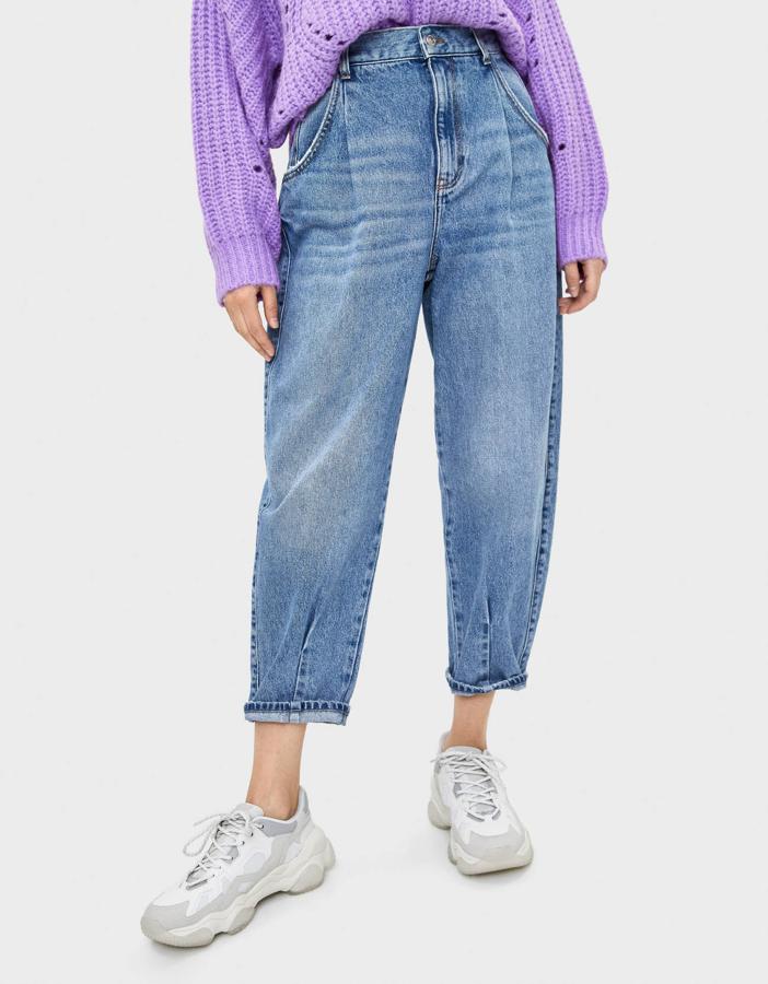 Si ya te has cansado de los slouchy pero sigues apostando por la comodidad a la hora de elegir vaqueros, prueba con los balloon fit de la firma. Costaban 19,99 euros y estaban a 29,99.