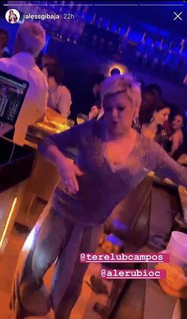 Terelu disfrutó de la noche de Reyes bailando.