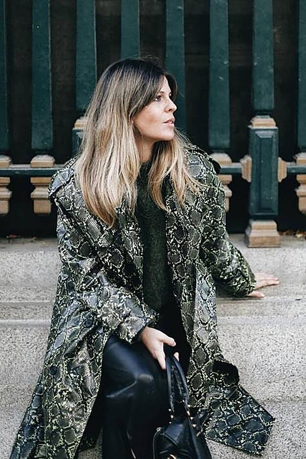 El verde botella del jersey es una elección acertadísima.