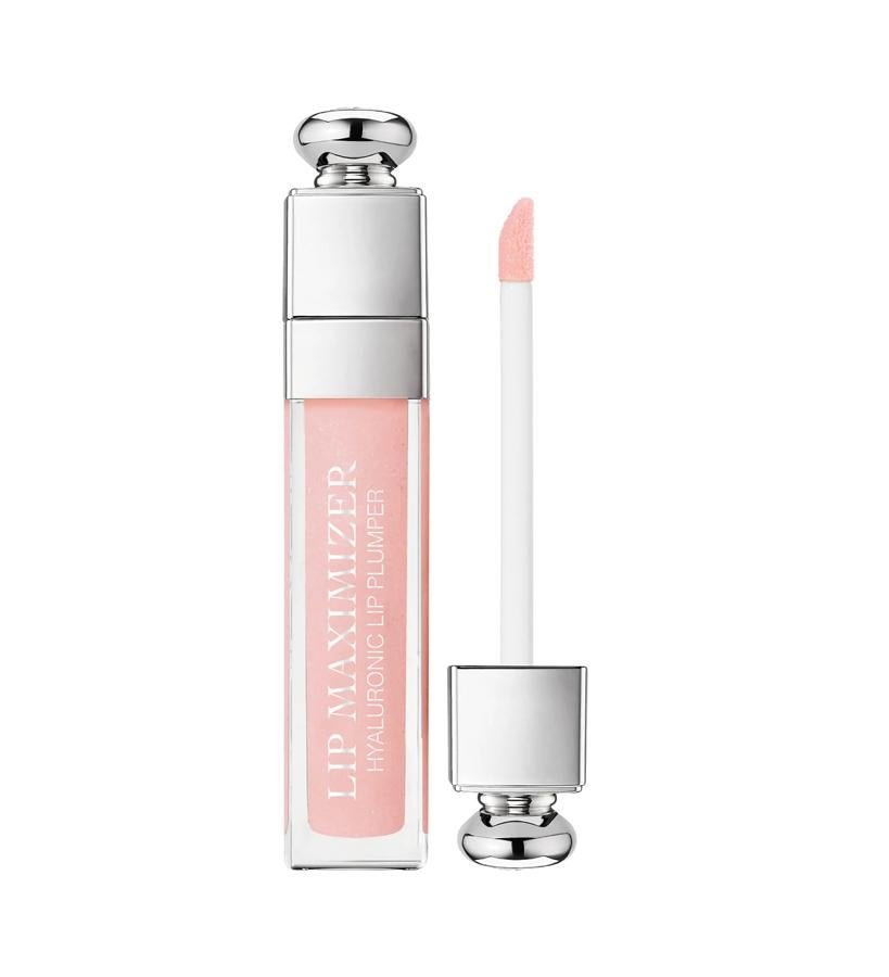 Convertido en el must-have de los maquilladores, es el gloss repulpante de labios del backstage de la firma francesa para unos labios alisados, hidratados y un efecto repulpante, al instante y día tras día. Aplícalo cuando salgas por la puerta y asegúrate de llevarlo en tu bolso para cualquier retoque necesario. (37,50 €).