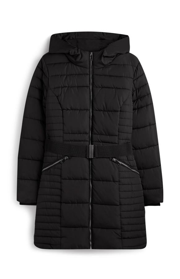 Este plumas largo y acolchado con cinturón en color negro será tu mejor aliado para no pasar frío por las mañanas de camino al trabajo. ¿Su precio? 35 euros en Primark.