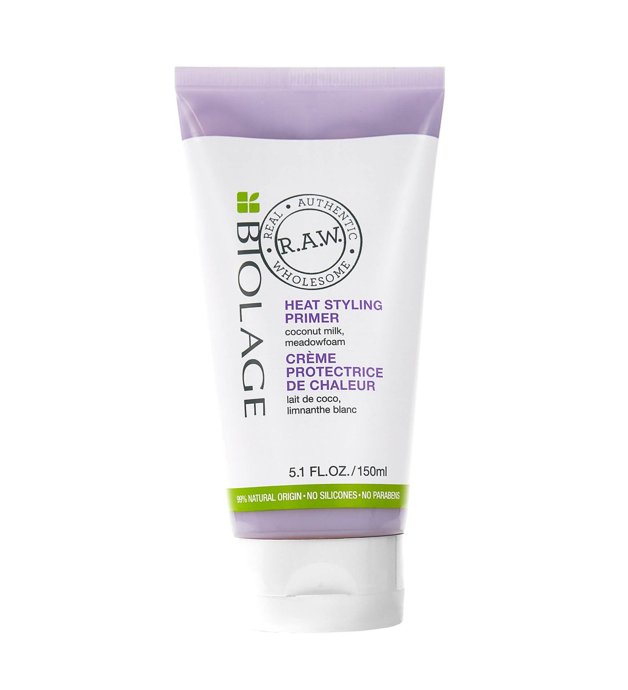 Está claro que el calor dañino puede llevar tu estilo de fresco a frito en poco tiempo. Esta prebase, enriquecida con leche de coco y aceite de hierba de la pradera, que nutre y suaviza el cabello, al tiempo que proporciona a la melena un escudo térmico de hasta 230 °C para protegerla de las herramientas de calor. Con ella puedes lucirun pelo suave y sano con un acabado digno de peluquería. (25,90 €).