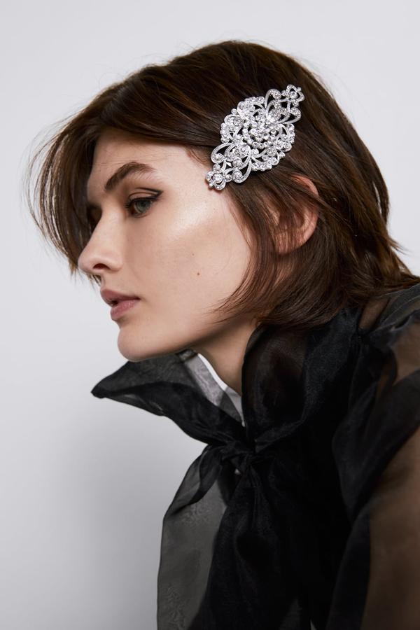 Pack de pinza y pasador para el pelo metálicos combinados con aplicación joya. Ahora 9,99 euros