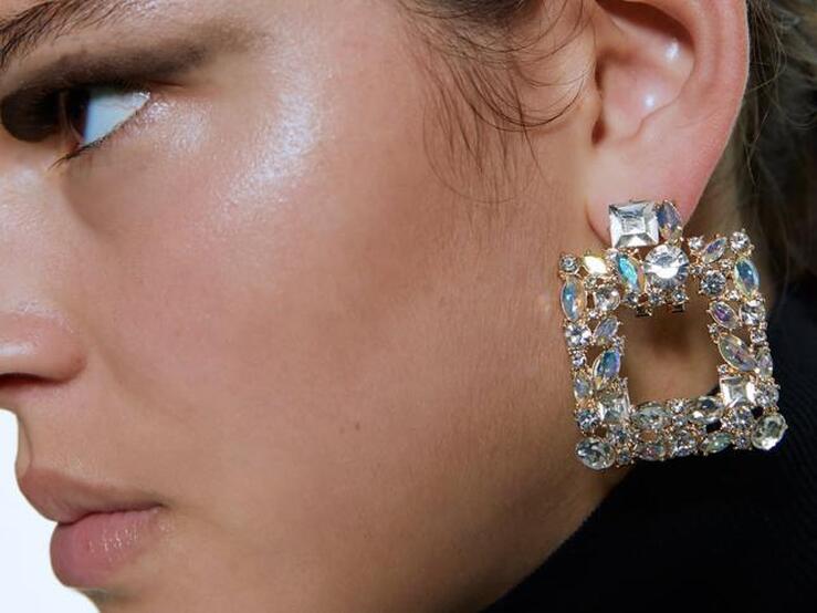 Fotos: Zara tiene los complementos joya más bonitos de las rebajas y cuestan menos de 10 euros