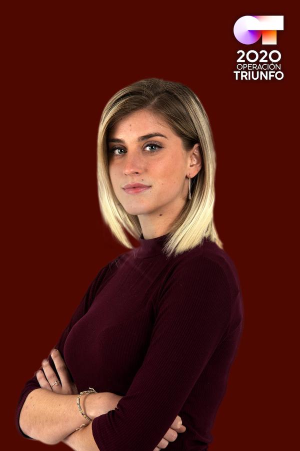 Samantha tiene 25 años y es de Beniarrés (Alicante). Ha cursado los estudios de Turismo y trabaja como cantante en un hotel de Lanzarote. Tiene estudios de solfeo y lenguaje musical y actualmente está cursando el octavo curso de canto y el primero de piano. Forma parte del grupo musical Cactus, que ha publicado un disco recientemente. Está comenzando a tocar el piano y toca la guitarra y el ukelele de manera autodidacta. Los artistas que más le gustan son Christina Aguilera, Michael Jackson y Despistaos.