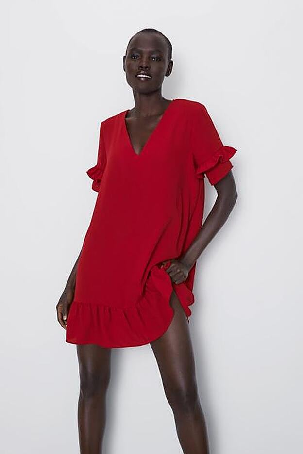 Vestido de Zara rebajado de 25.95 a 19.99 euros.