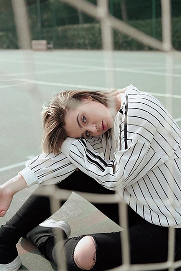 Laura Escanes ha localizado en Shein una sudadera inspiración béisbol de lo más original.