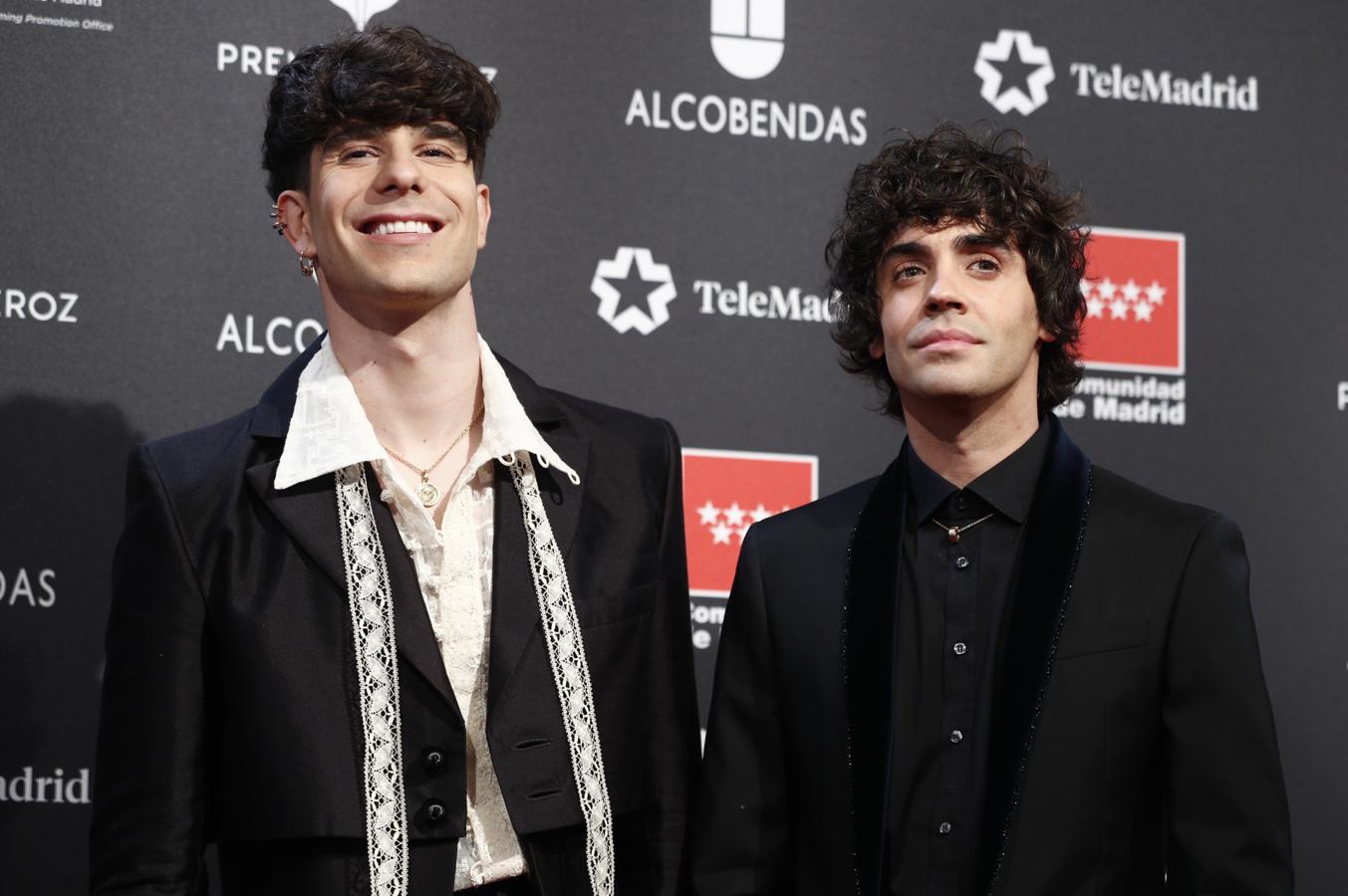 Los Javis, Javier Calvo y Javier Ambrossi, el dúo de directores más mediáticos de la escena española, no podían faltar en la alfombra roja de los Premios Feroz.