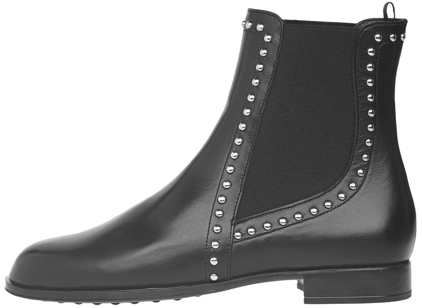 Unos botines cómodos para el día a día, como estos estilo Chelsea con tachuelas de Pretty Ballerinas, rebajados de 249 a 149.40 euros.