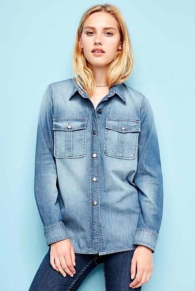 Camisa denim en azul 57 euros