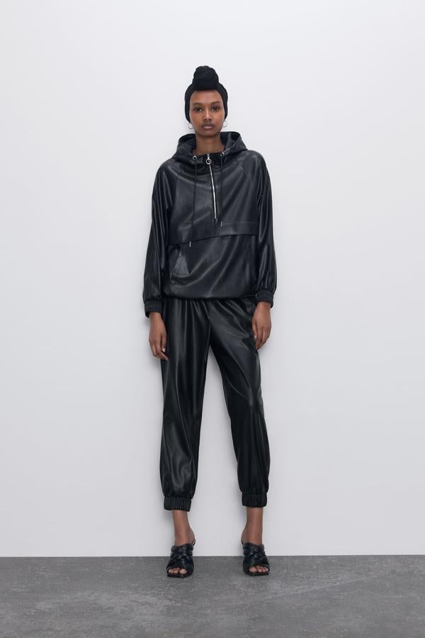Fotos: Flechazo con las prendas efecto piel de la nueva colección de Zara