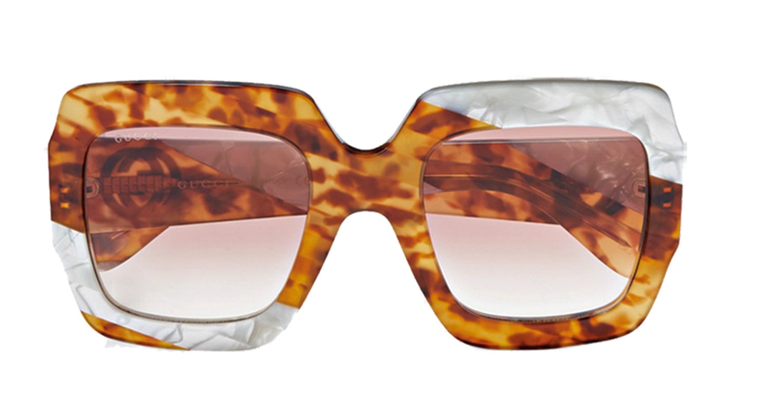 Gafas bicolores de estilo años 70, de Gucci.
