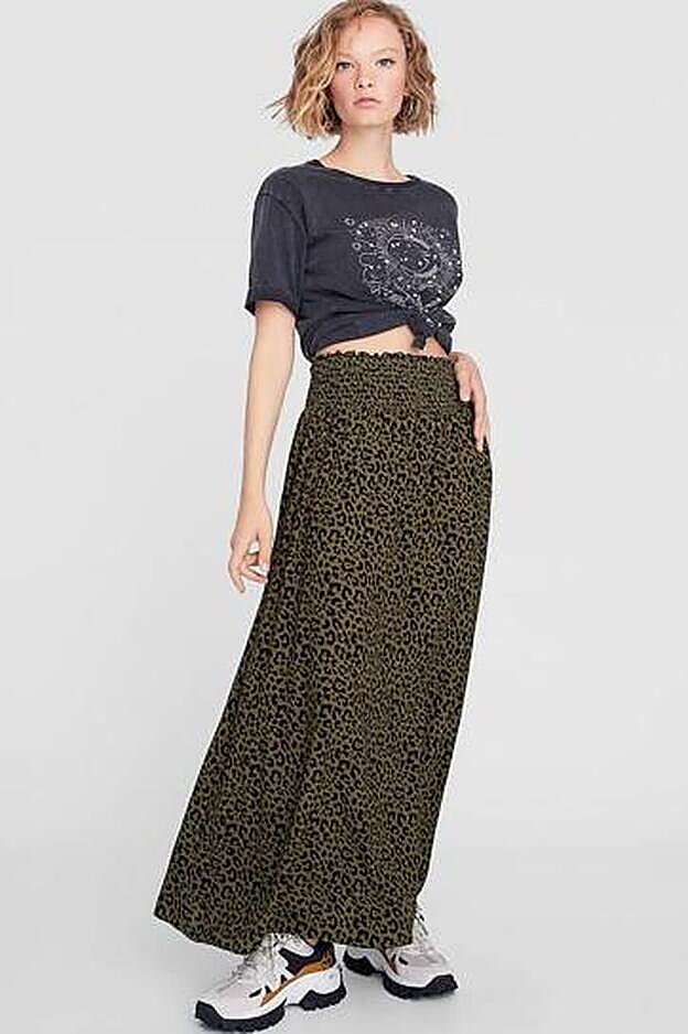 Stradivarius (rebajada de 19.99 a 12.99 euros).