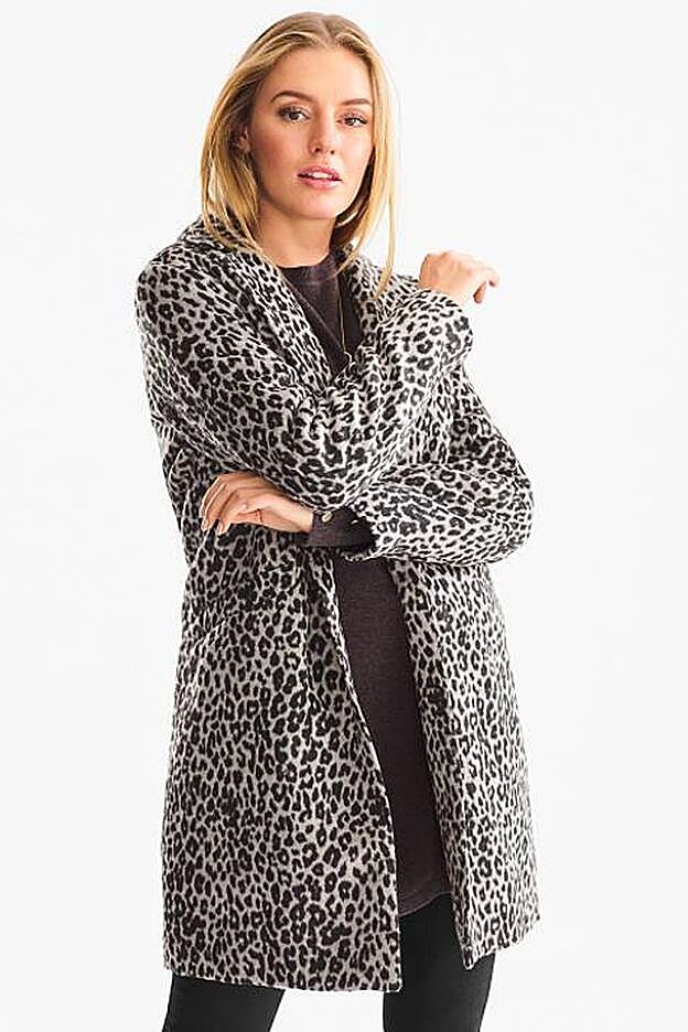 El estampado se mantiene, el color cambia.