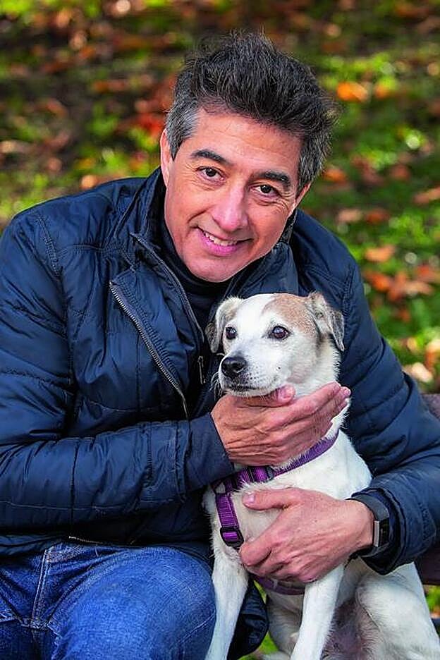 Juan Valderrama presenta su nuevo trabajo 'Mujeres de Carne y Verso'.