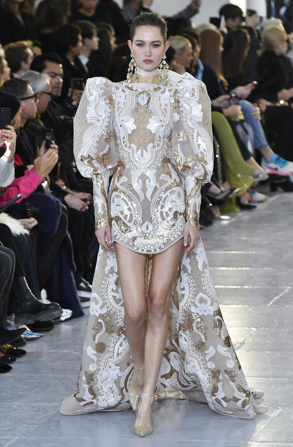 Desfile Alta Costura colección Primavera/Verano 2020 de Elie Saab.