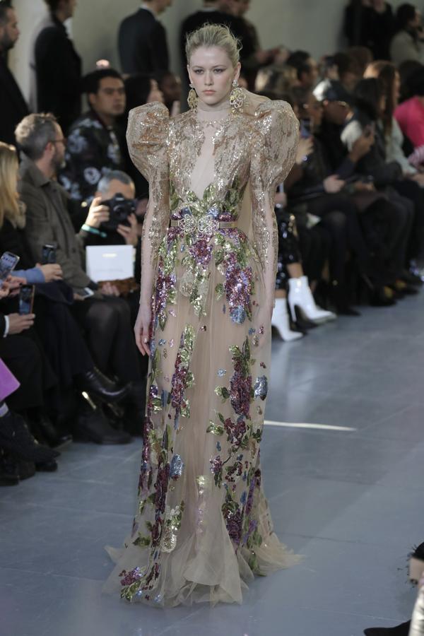 Desfile Alta Costura colección Primavera/Verano 2020 de Elie Saab.