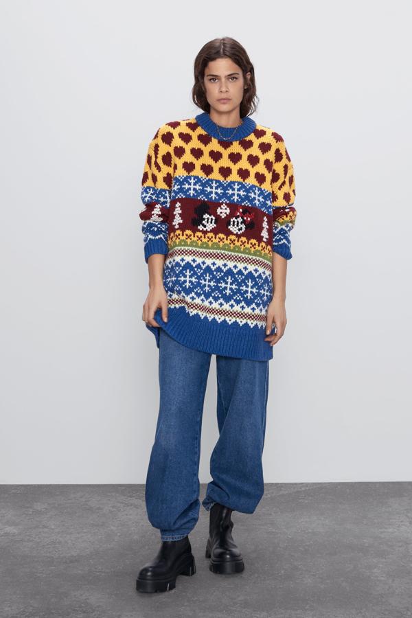 Jersey oversize de Minnie y Mickey de colores (39,95 euros).