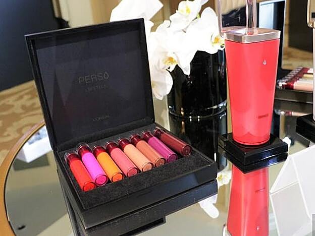 Los cartuchos con las fórmulas para labial que está incluyendo en sus pruebas el dispensador de cosméticos personalizados Perso.