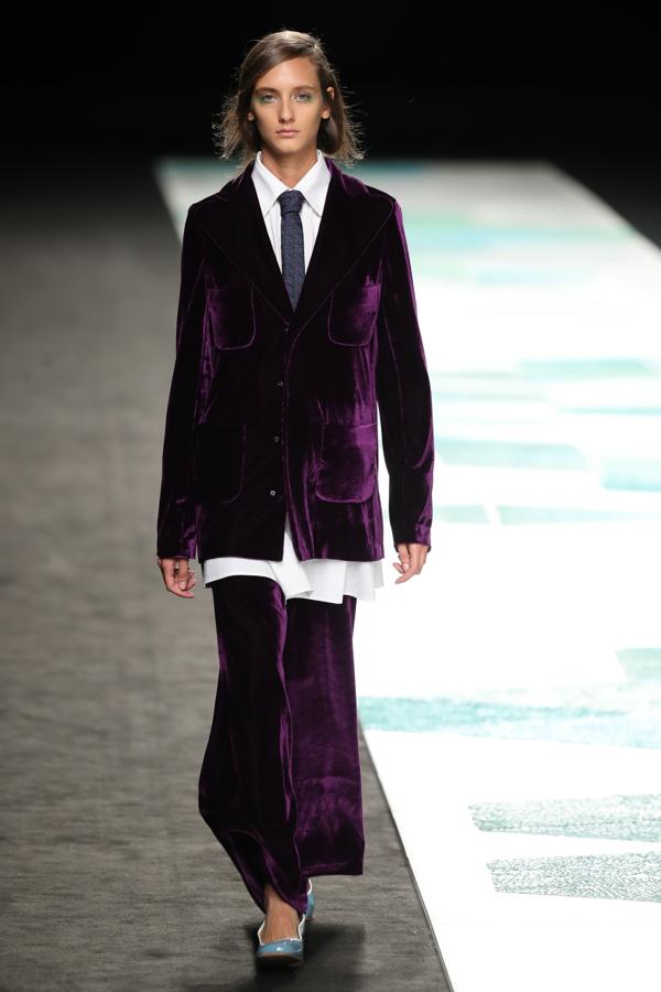 El verde y el morado fueron las tonalidades protagonistas del desfile de Devota&Lomba.