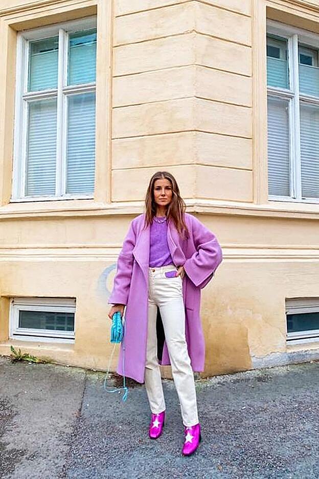 La influencer Nina Sandbech ha hecho de este abrigo morado su prenda favorita del invierno y así lo demuestra en su perfil de Instagram.