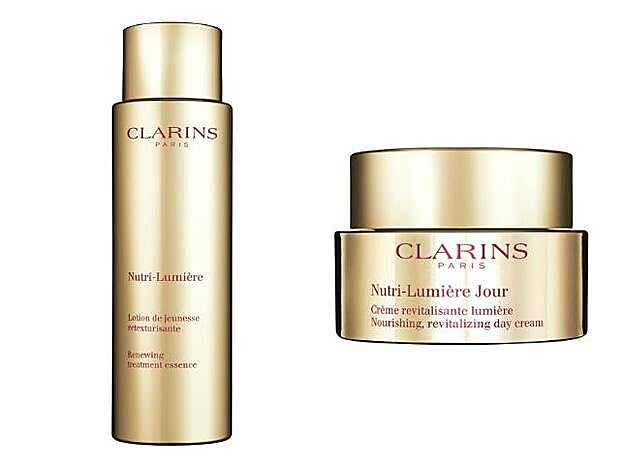 1. Esencia: el paso previo: Nutri-Lumière Lotion de Clarins (60 €). 2. Revitalizante nutritiva de día: Nutri-Lumière Jour Crema de Clarins (130 €).