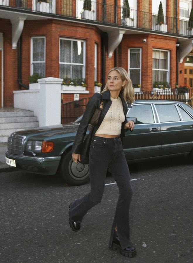 Estamos acostumbradas a verlas con pitillo, pero tenemos que reconocer que con pantalones campana también nos gustan mucho. ¿Te atreves?