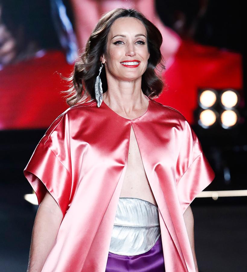 La clave para que no envejezca la mirada es que este sea siempre ascendente. Además, debe comenzar siendo muy fino y ensancharse ligeramente a partir de la mitad del párpado.