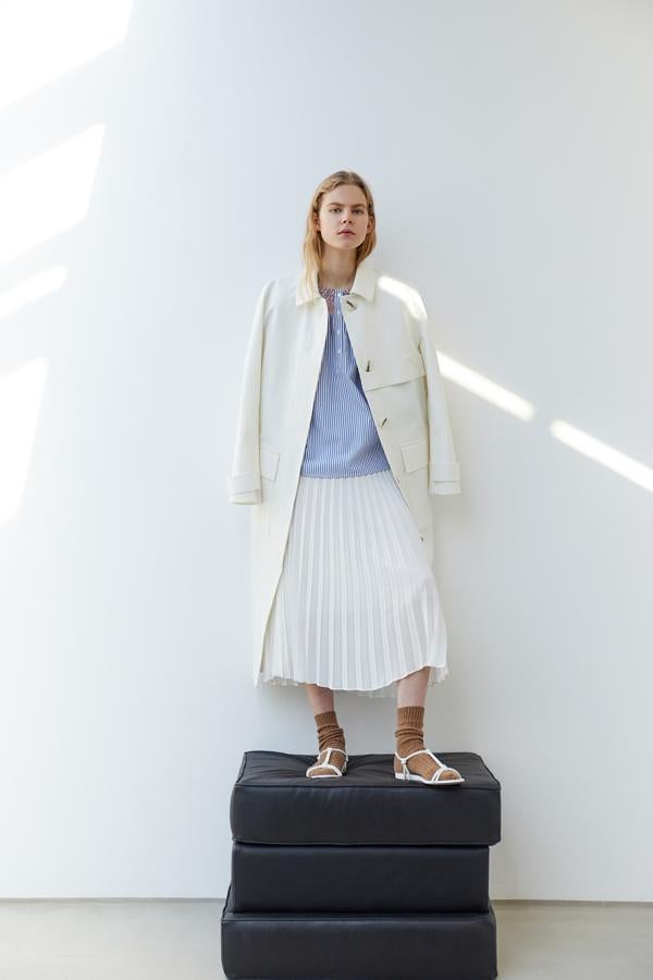 Falda midi plisada, de la nueva coleccion de Sfera (29,99 euros).