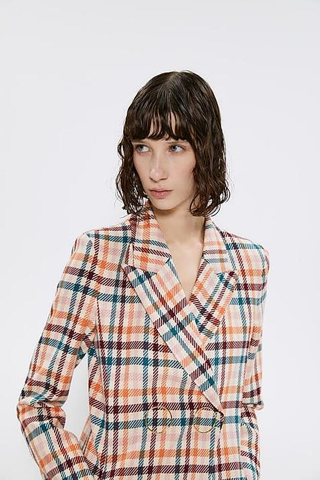 Ay, esos aros como monturas de gafas.