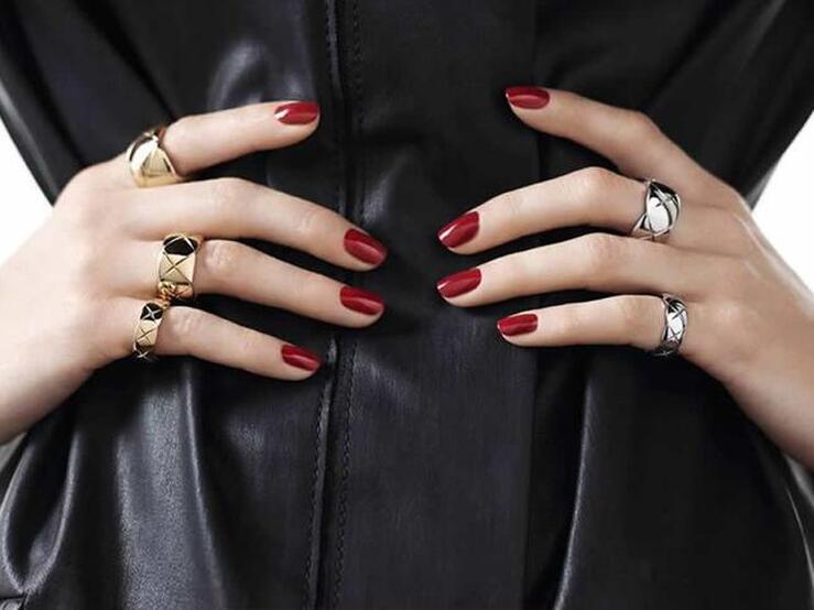 Fotos: Diez esmaltes top coat que te aseguran una manicura perfecta y duradera