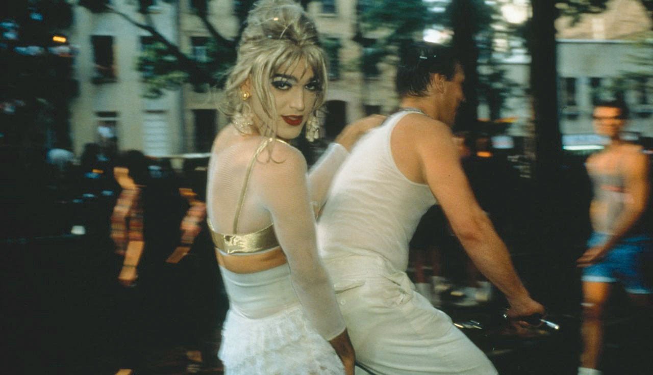 Artista de la fotografía documental, sus retratos poseen una absoluta honestidad, no exenta de dureza.