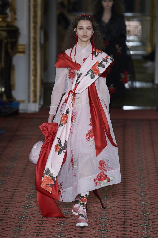 Desfile de Simone Rocha.