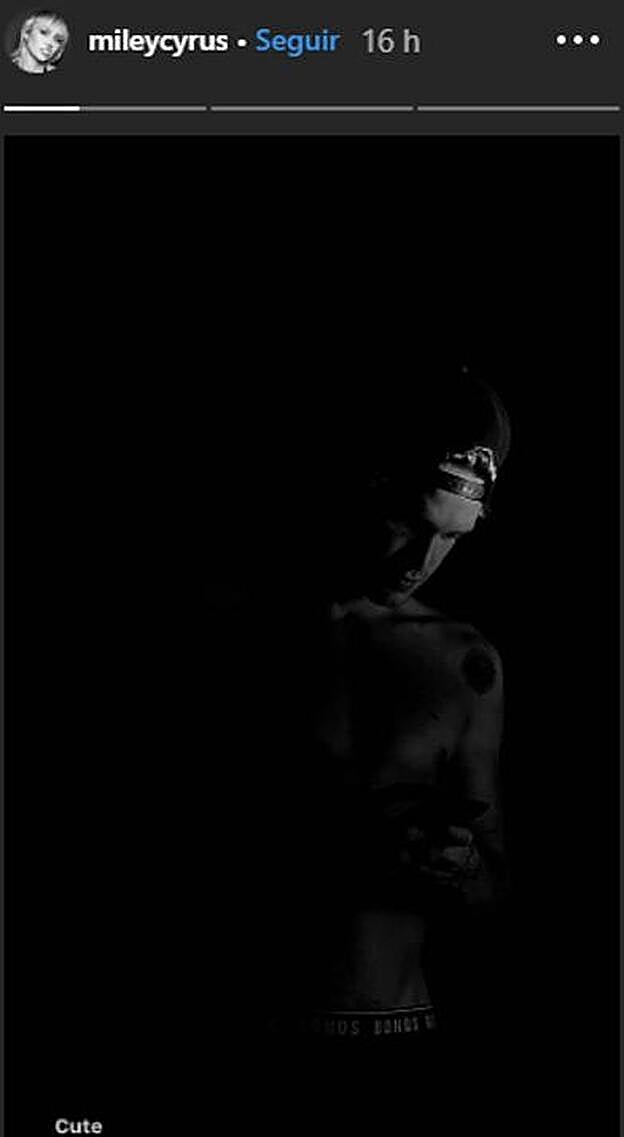 La imagen de Cody Simpson compartida por Miley Cyrus.