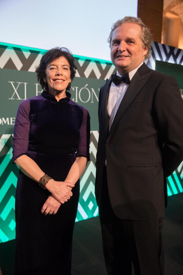 Isabel Celaá, ministra de Educación y Formación Profesional e Ignacio Ybarra, presidente de Vocento.