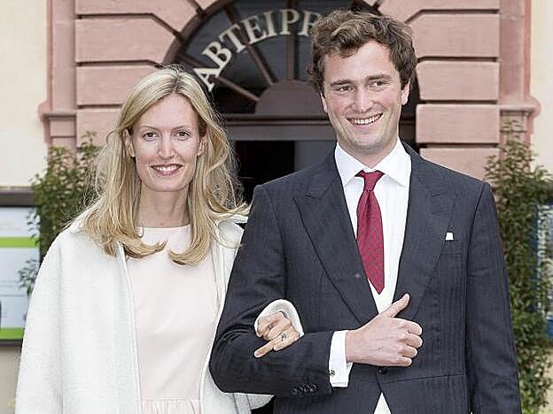 Amadeo de Bélgica y Elisabetta Maria Rosboch von Wolkenstein.