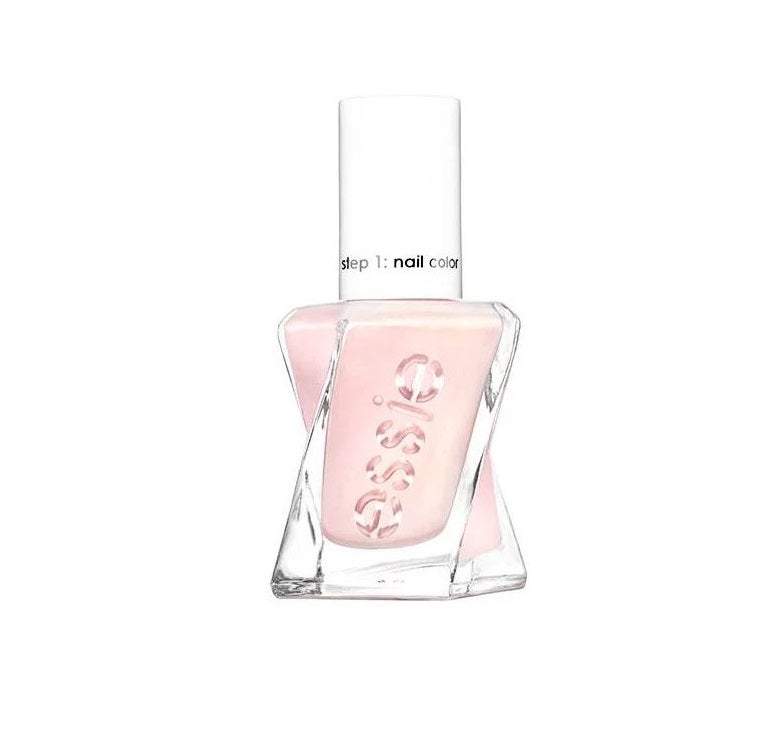La nueva colección 'Gel couture' de Essie ofrece una duración de hasta doce días y tonos tan apetecibles para primavera como el 'wearing hue?', un tono blanco cremoso con un toque de brillo champán. (12,95 euros).