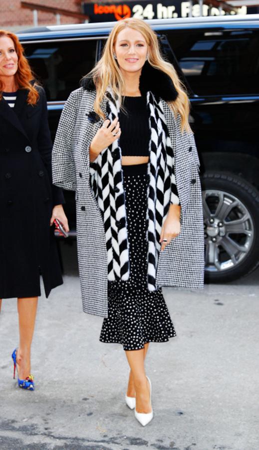 Su pasión por la moda es igual o mayor por su gusto por el mundo de la interpretación. Desde hace años, Blake es considerada como una de las estrellas mejor vestidas del panorama internacional. Cada una de sus apariciones públicas levanta pasiones, y todo es mérito suyo. Hace tiempo, Lively confesó que no tiene estilista para los grandes eventos, y que es ella quien decide qué ponerse en cada momento.