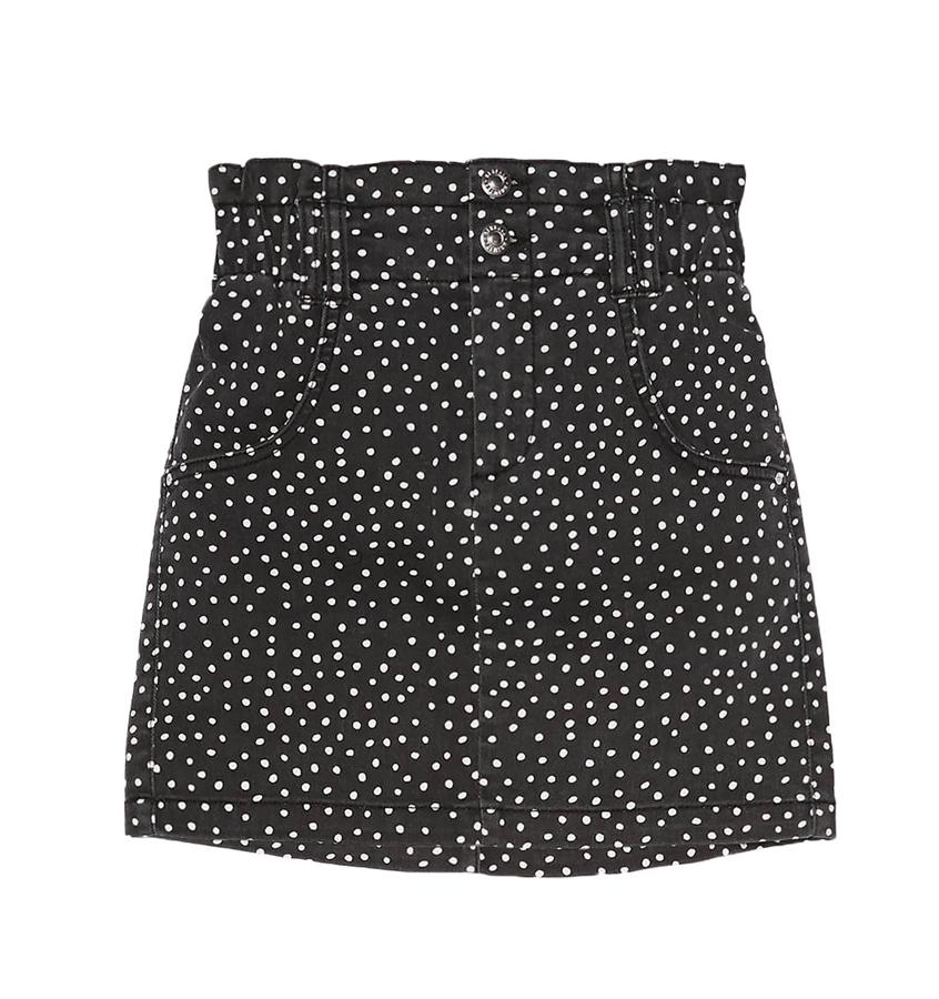 Minifalda en tejido denim y cinturilla alta, 17,99 euros.