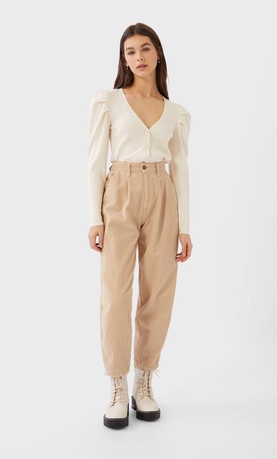 Pantalones slouchy de pana (12,99 euros).
